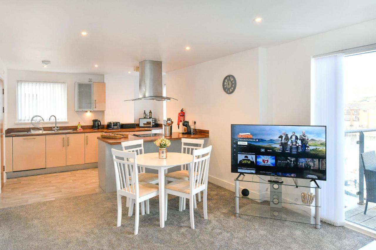 Just Stay Wales - Meridian Wharf, Marina View - 2 Bed Apartment Σουόνσι Εξωτερικό φωτογραφία